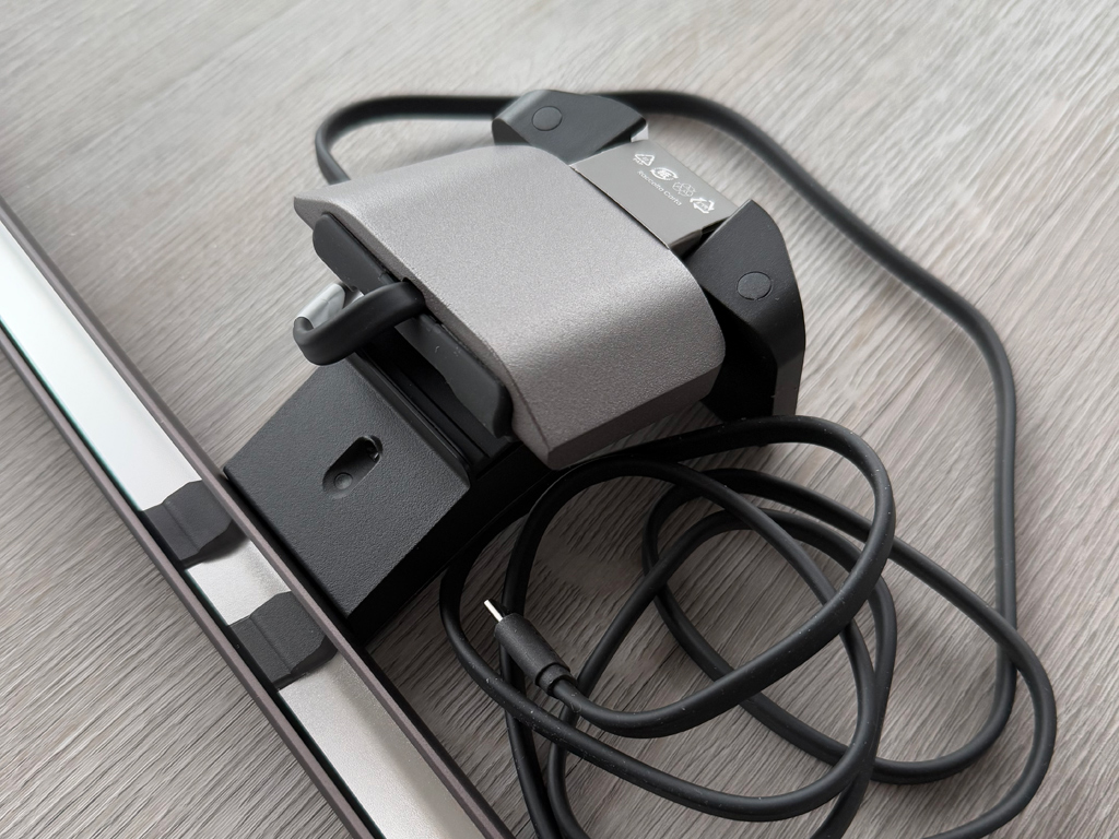 Curved-Monitor werden unterstützt.